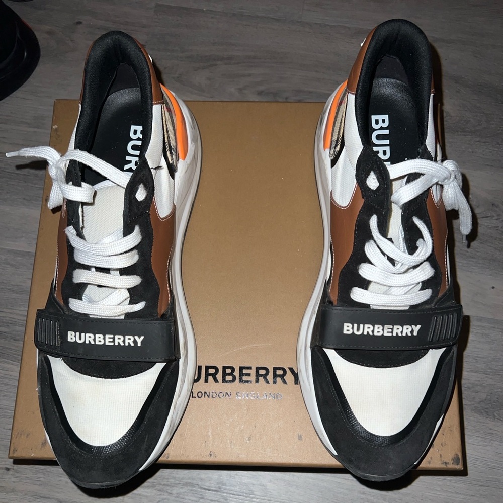 USED BURBERRY RAMSEY BEIGE CHECK BLACK SUEDE LOGO
STRAP SNEAKERS SZ 47/ US 14